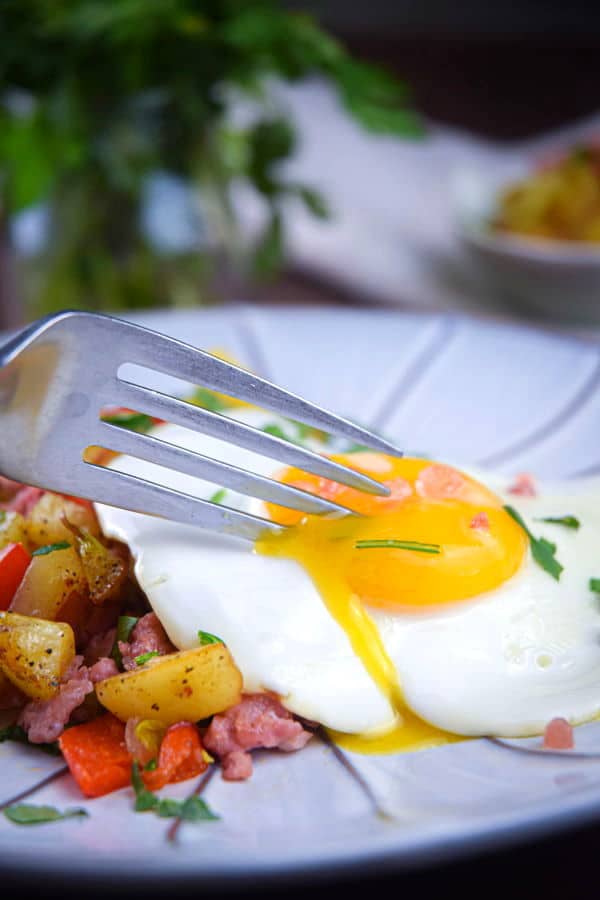 sausage and egg breakfast hash