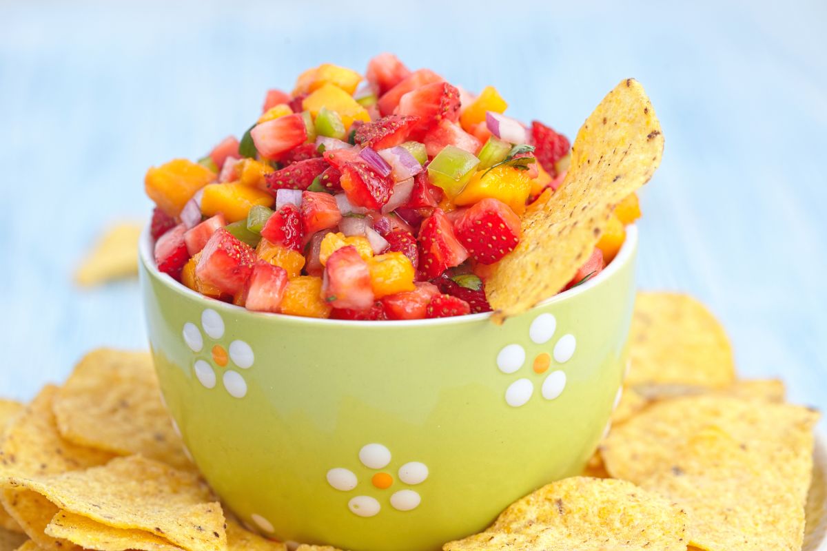 fruit salsa with tortilla chips