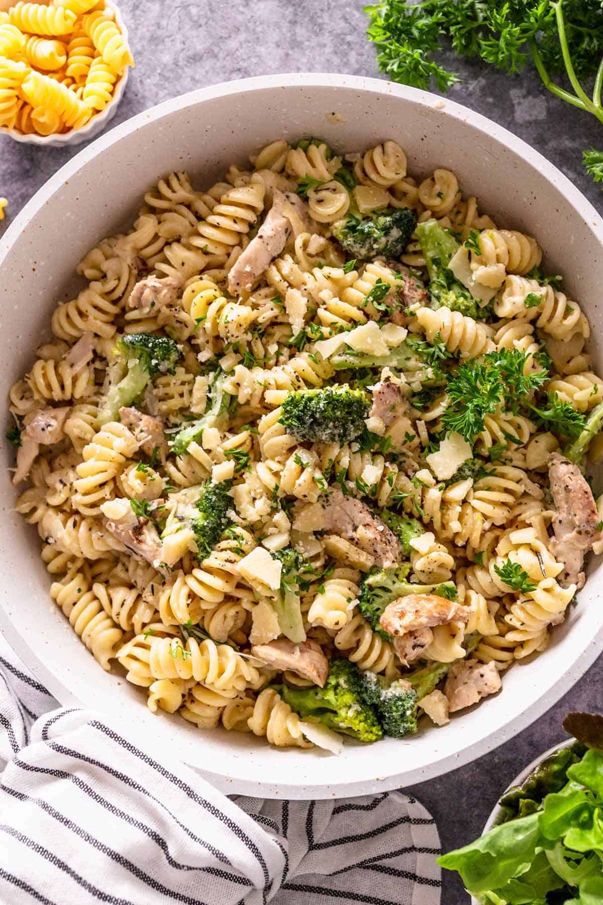 chicken broccoli pasta