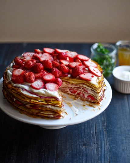 strawberry graham icebox cake